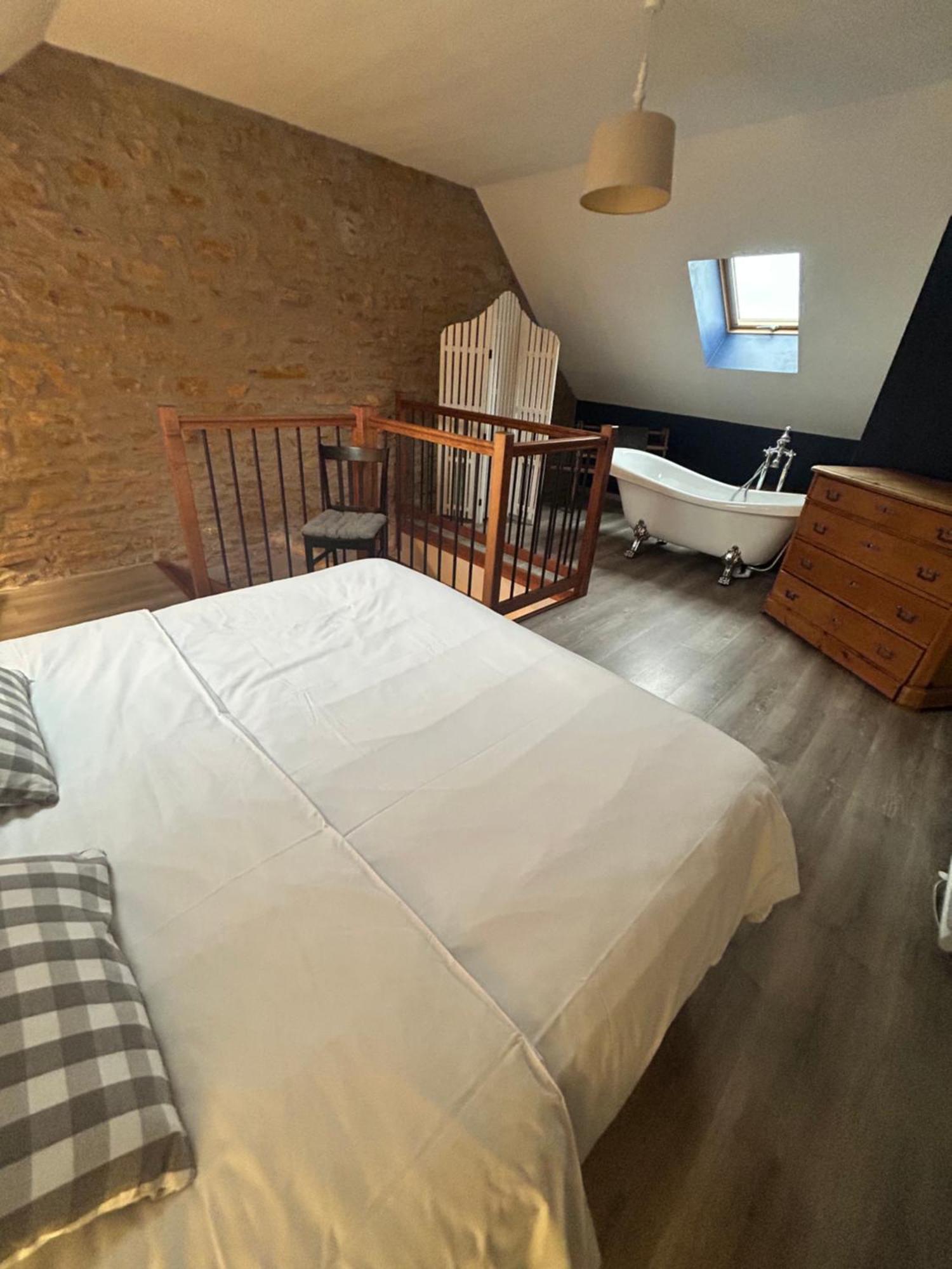 Le D'Tour Gourmand Bed & Breakfast Toulouse-le-Chateau Bagian luar foto